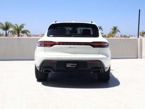 Certified 2026 Porsche Macan AWD/4WD image 10