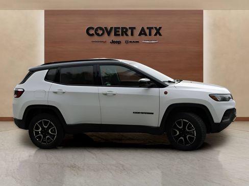 New 2026 Jeep Compass Trailhawk w/ Sun, Sound & Navigation Group AWD/4WD image 6