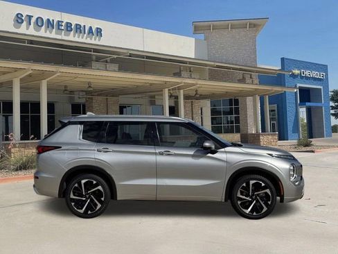 Used 2023 Mitsubishi Outlander SEL image 4
