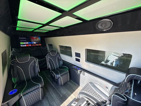 Used 2021 Mercedes-Benz Sprinter 3500 image 27