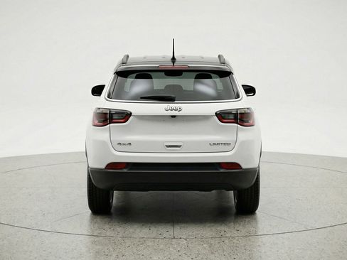 Used 2025 Jeep Compass Limited image 7