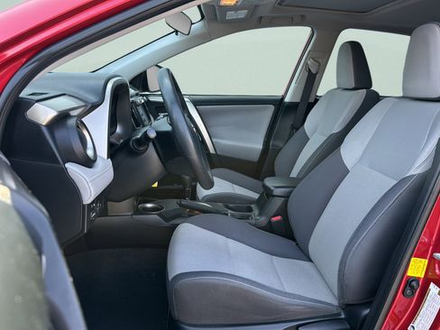 Used 2015 Toyota RAV4 XLE FWD image 25