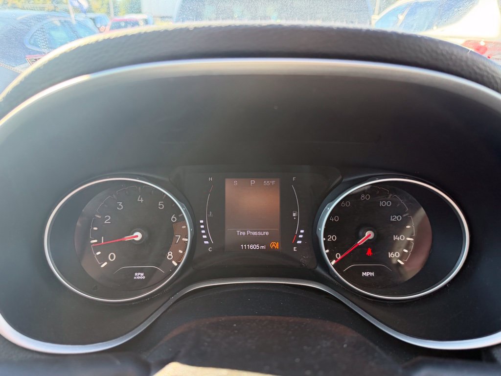 Used 2018 Jeep Compass Latitude w/ Safe & Security Group AWD/4WD image 6