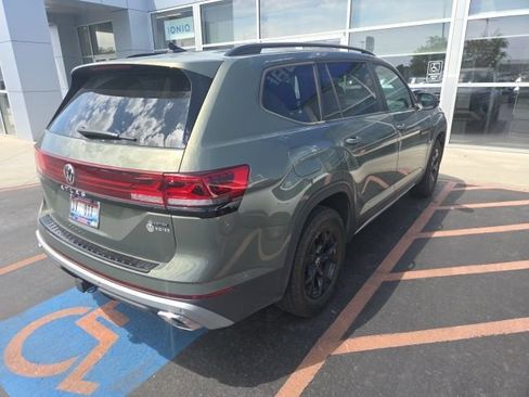 Used 2024 Volkswagen Atlas Peak Edition SE AWD/4WD image 3