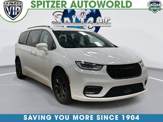 Used 2021 Chrysler Pacifica Touring w/ S Appearance Package FWD image 1