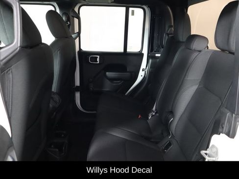 Used 2022 Jeep Gladiator Sport AWD/4WD image 16