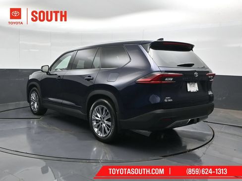 Used 2025 Toyota Grand Highlander AWD image 8