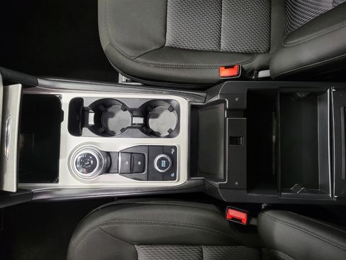 Used 2022 Ford Explorer XLT image 15