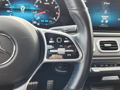 Used 2022 Mercedes-Benz GLS 450 4MATIC image 19