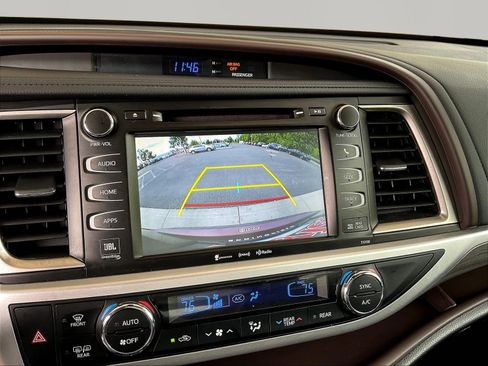 Used 2018 Toyota Highlander Limited AWD/4WD image 14