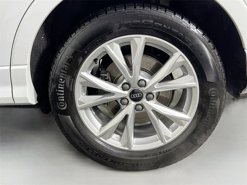 Used 2024 Audi Q3 2.0T Premium w/ Convenience Package image 29