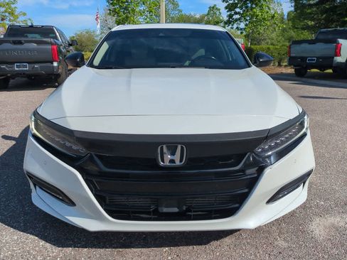 Used 2019 Honda Accord Touring image 9