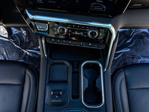 Used 2025 GMC Sierra 3500 Denali w/ Denali Reserve Package image 28