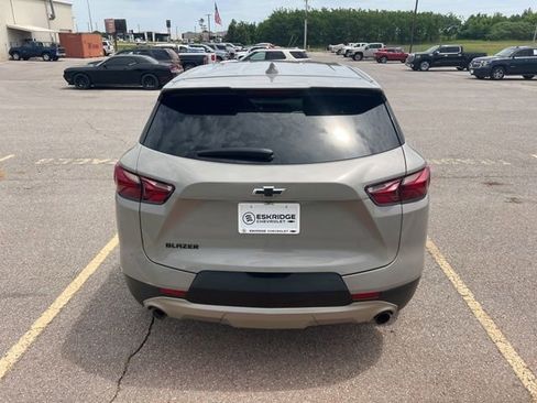 Used 2021 Chevrolet Blazer LT w/ LPO, Black Accent Package FWD image 6