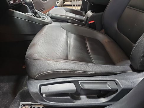 Used 2016 Volkswagen Jetta SEL w/ Lighting Package image 26