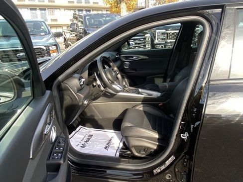 Used 2024 Dodge Hornet R/T Plus w/ Tech Pack Plus w/o Parking image 15