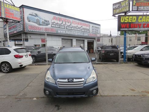 Used 2014 Subaru Outback 2.5i Premium AWD/4WD image 6