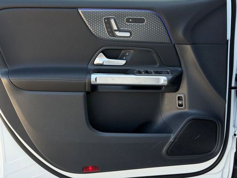 New 2026 Mercedes-Benz GLB 250 4MATIC image 22