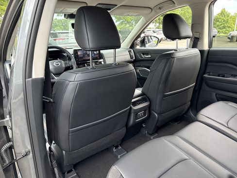 New 2026 Nissan Pathfinder SL FWD image 16
