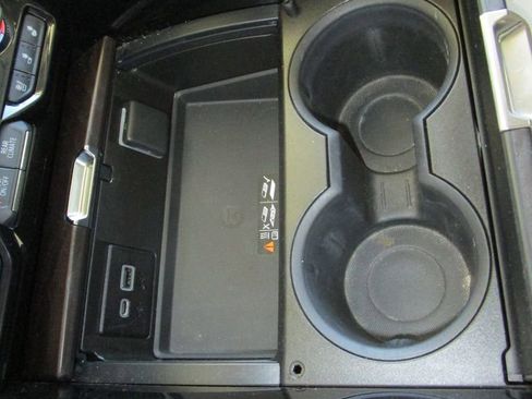 Used 2022 GMC Yukon XL Denali image 38