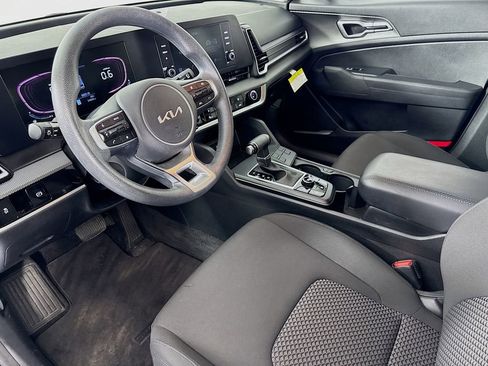 Used 2023 Kia Sportage LX image 11