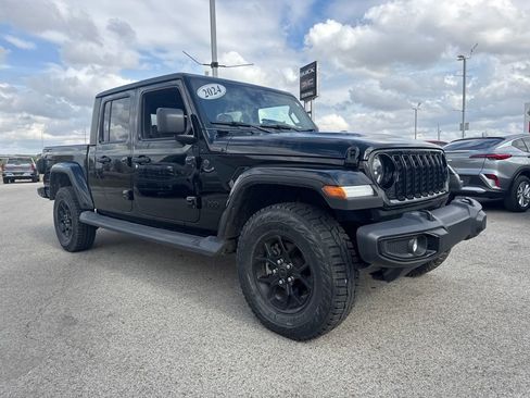 Used 2024 Jeep Gladiator Sport image 8