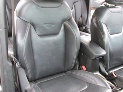 Used 2017 Jeep Renegade Limited AWD/4WD image 16