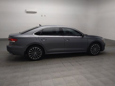 Used 2022 Volkswagen Passat 2.0T FWD image 10