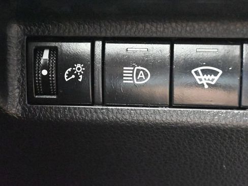 Used 2021 Toyota RAV4 XLE w/ Convenience Package AWD/4WD image 26
