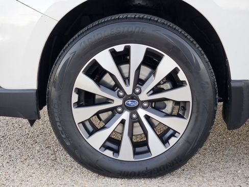 Used 2016 Subaru Outback 2.5i Limited image 12