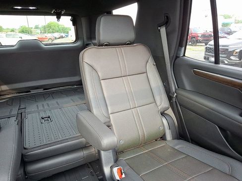 New 2025 Chevrolet Tahoe High Country w/ LPO, Illumination Package AWD/4WD image 15