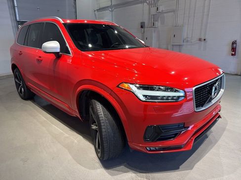 Used 2017 Volvo XC90 T5 R-Design image 3