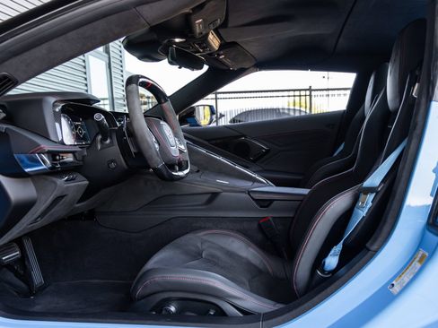 Used 2025 Chevrolet Corvette Z06 w/ Stealth Interior Trim Package RWD image 24