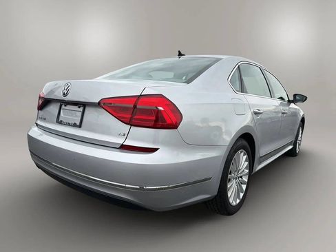 Used 2016 Volkswagen Passat 1.8T SE FWD image 7