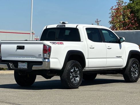 Used 2023 Toyota Tacoma TRD Off-Road AWD/4WD image 2