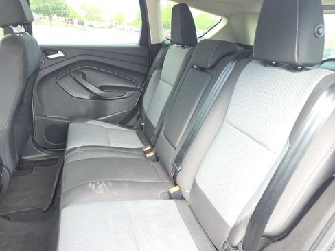 Used 2017 Ford Escape SE w/ Equipment Group 201A FWD image 7