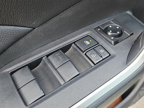 Used 2021 Toyota RAV4 XLE image 31