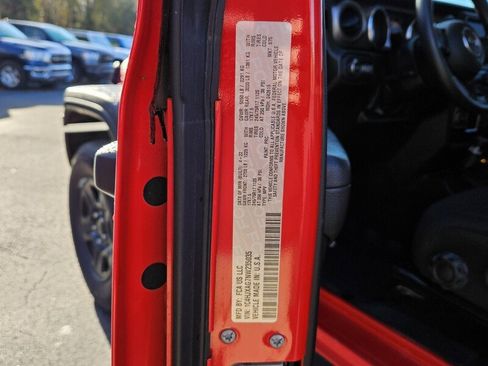 Used 2022 Jeep Wrangler Sport image 15