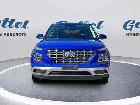 Certified 2025 Hyundai Venue SEL image 12