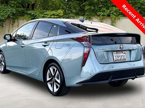 Certified 2017 Toyota Prius Four Touring w/ Premium Convenience Package image 4