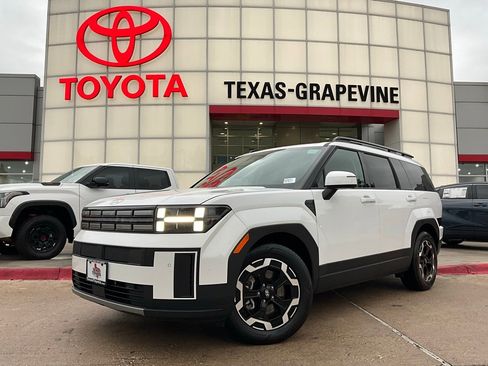 Used 2025 Hyundai Santa Fe SEL image 2