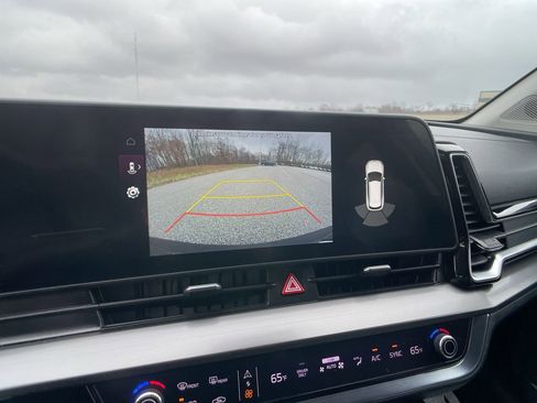 Used 2023 Kia Sportage EX image 18