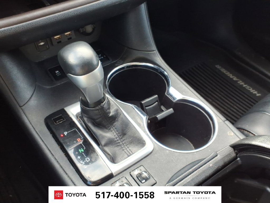 Used 2019 Toyota Highlander XLE AWD/4WD image 23