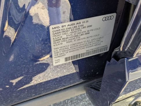 New 2025 Audi Q3 2.0T Premium image 17