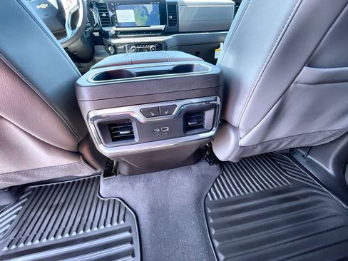 Certified 2024 Chevrolet Silverado 2500 LTZ w/ LTZ Convenience Package image 22