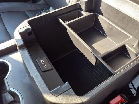 Used 2024 Chevrolet Tahoe Z71 w/ Luxury Package image 50