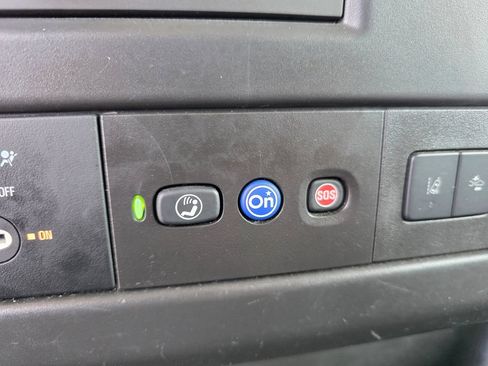 Used 2025 Chevrolet Express 3500 LT w/ LT Preferred Equipment Group RWD image 18