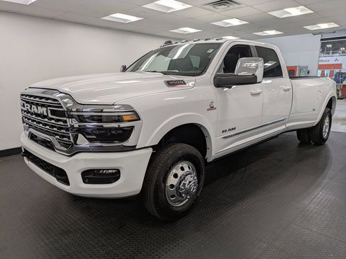 Used 2025 RAM 3500 Limited image 1