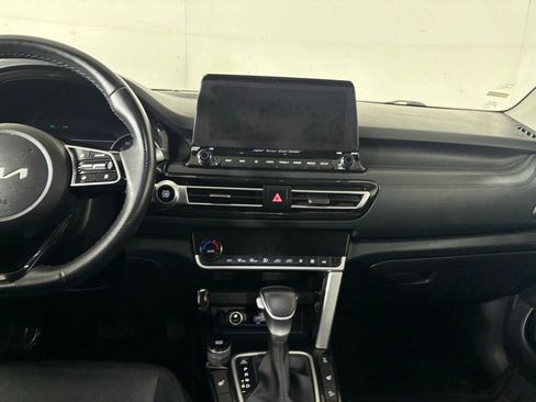 Used 2023 Kia Seltos SX image 19