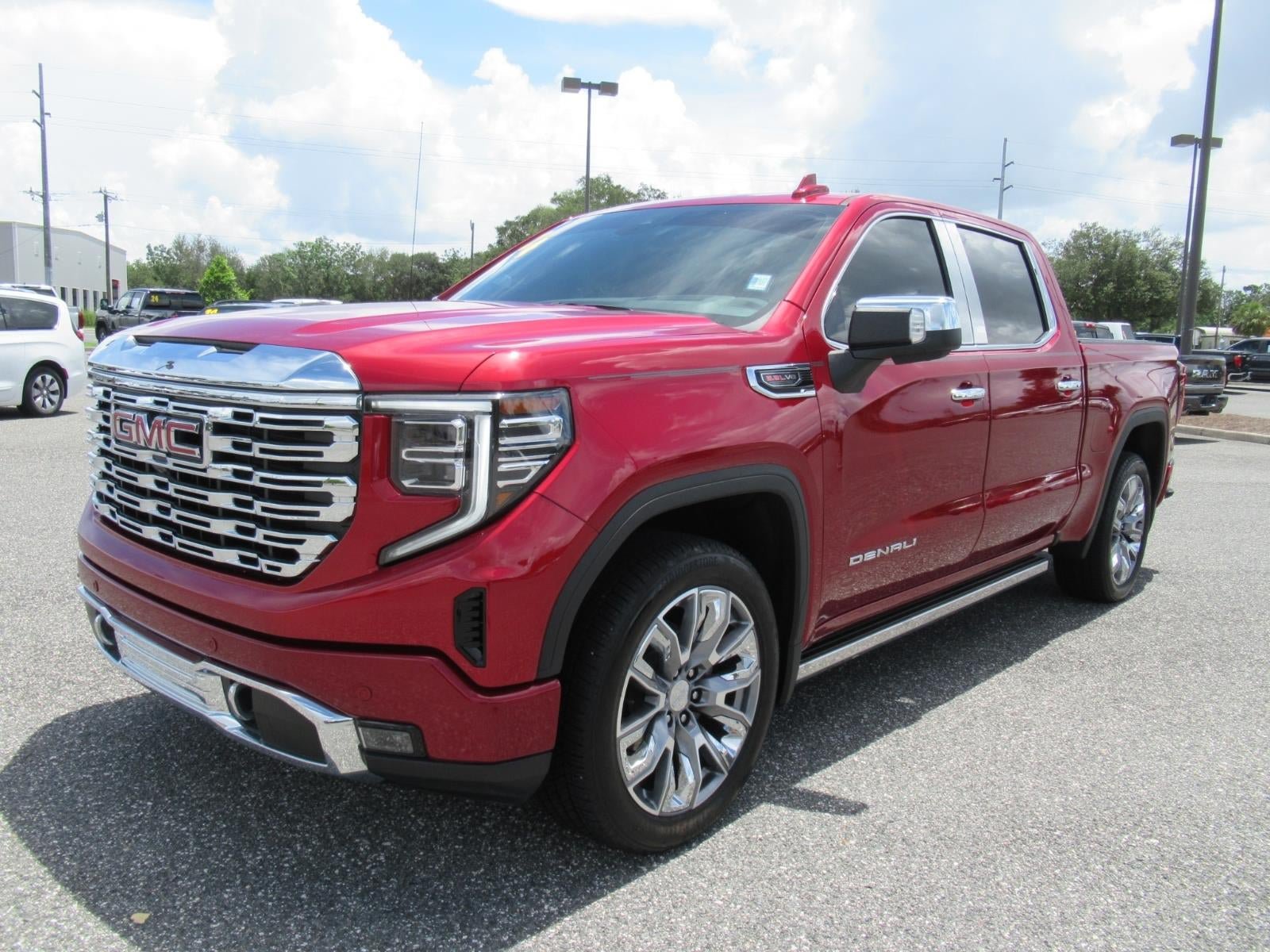 Used 2024 GMC Sierra 1500 Denali AWD/4WD image 3